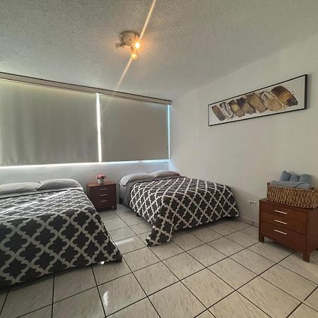 Marbella Apartments ซานฮวน ภายนอก รูปภาพ